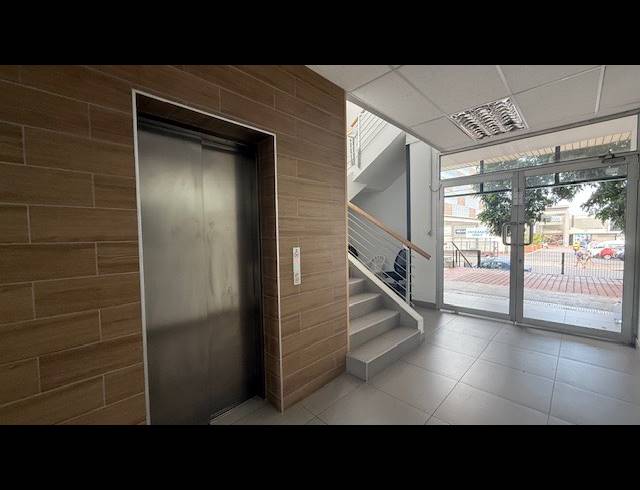 202M² OFFICE TO LET IN GLENWOOD